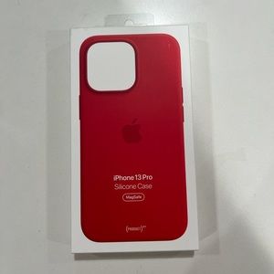 red iphone 13 wireless charging equipped case